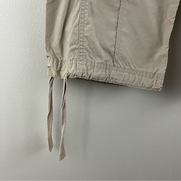 NEW YORK & CO. Y2K Khaki Beige Mid Rise Lightweight Cropped Capri Cargo Pants - Picture 8 of 14